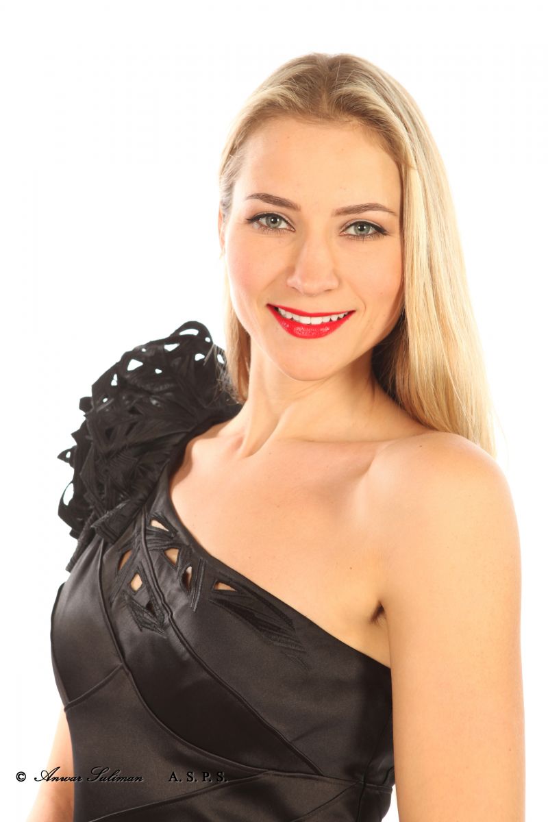 IMG_4445 White Teeth.jpg